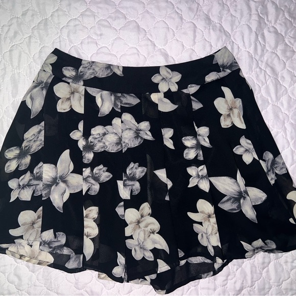 Mini skort - Picture 3 of 7